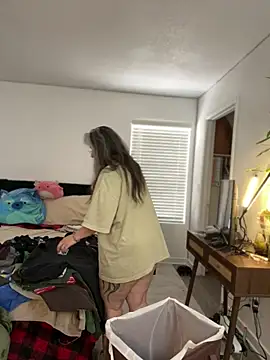 Alix Valentine online show from April 18, 2026, 7:07 pm