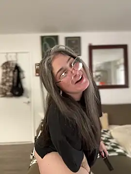 Alix Valentine online show from November 26, 2025, 5:24 pm