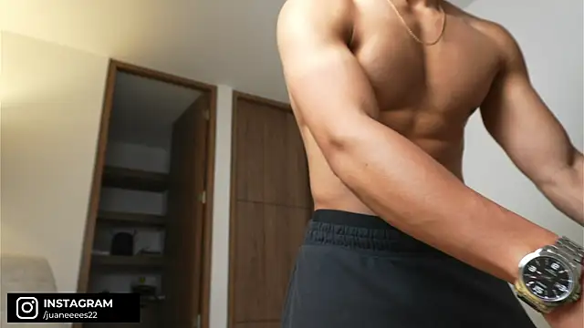 DeusbelliS online show from April 18, 2026, 1:52 am