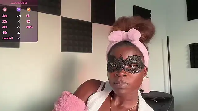 Snapshot of MaskedMuse111 chatting on September 11, 2025, 12:21 am MaskedMuse111 online show from September 11, 2025, 12:21 am