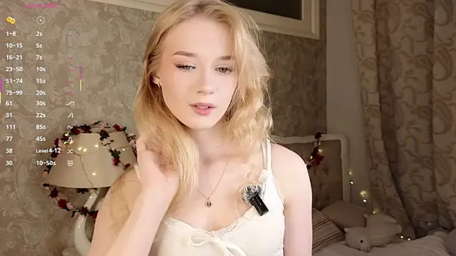 Snapshot of Emma_Frosty chatting on May 3, 2026, 9:40 pm Emma Frosty online show from May 3, 2026, 9:40 pm