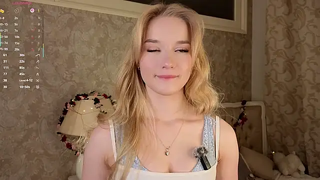 Snapshot of Emma_Frosty chatting on May 1, 2026, 9:31 pm Emma Frosty online show from May 1, 2026, 9:31 pm