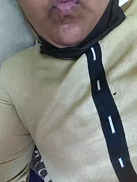 Snapshot of Villageanuty chatting on October 21, 2025, 12:04 pm Villageanuty online show from October 21, 2025, 12:04 pm