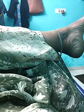 Snapshot of Villageanuty chatting on February 10, 2026, 4:11 am Villageanuty online show from February 10, 2026, 4:11 am