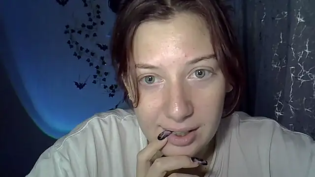 Lily Ember online show from October 31, 2025, 6:48 pm