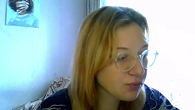 Lily Ember online show from October 2, 2025, 10:18 am