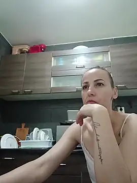 Snapshot of Aly-john1985 chatting on October 9, 2025, 5:41 am Aly-john1985 online show from October 9, 2025, 5:41 am