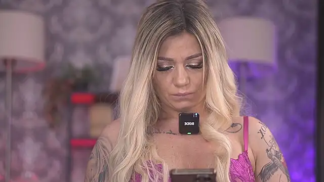 AlmaVelia online show from February 2, 2026, 10:09 pm