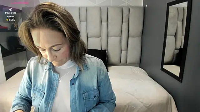 Charlot milf online show from March 26, 2026, 11:41 am