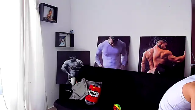 Marck Mathews online show from December 4, 2025, 2:38 pm