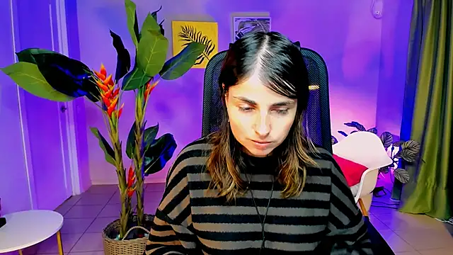 MartaEdams online show from November 18, 2025, 6:17 am