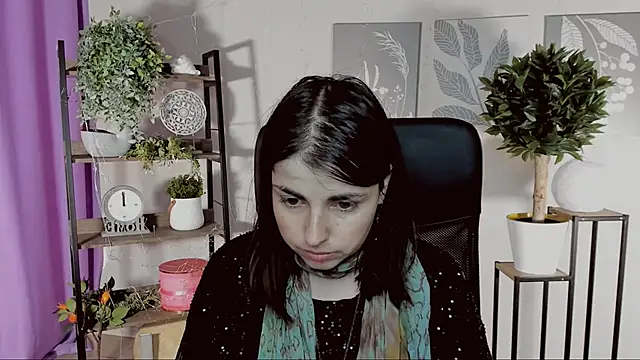 MartaEdams online show from April 18, 2026, 6:05 am