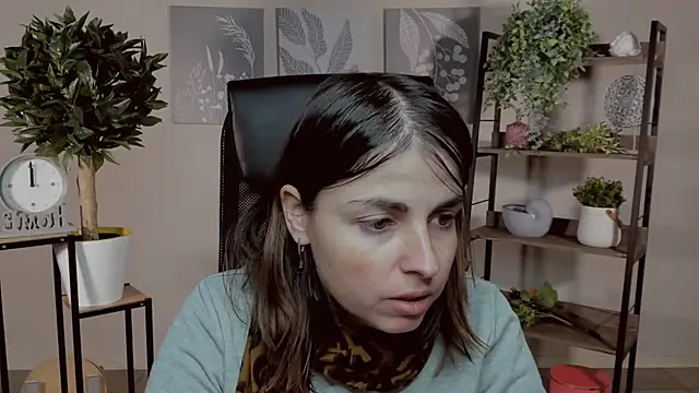 MartaEdams online show from December 4, 2025, 6:23 am