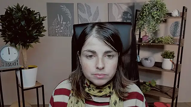 MartaEdams online show from November 26, 2025, 6:24 am