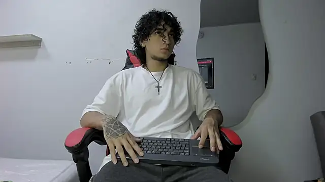 JackesTaylor online show from November 14, 2025, 4:38 am