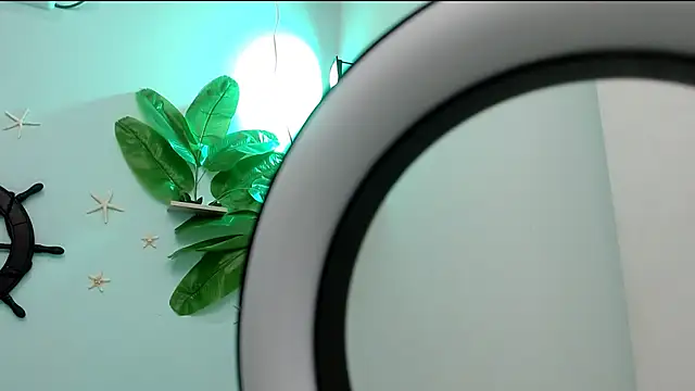 eladyrous98 online show from October 29, 2025, 6:01 am