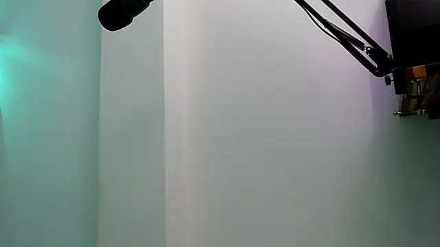 eladyrous98 online show from October 6, 2025, 2:07 pm