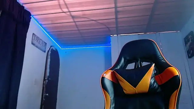 Snapshot of Abbiprada chatting on September 30, 2025, 7:20 pm Abbiprada online show from September 30, 2025, 7:20 pm