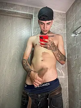 samm4044 online show from December 15, 2025, 9:53 pm