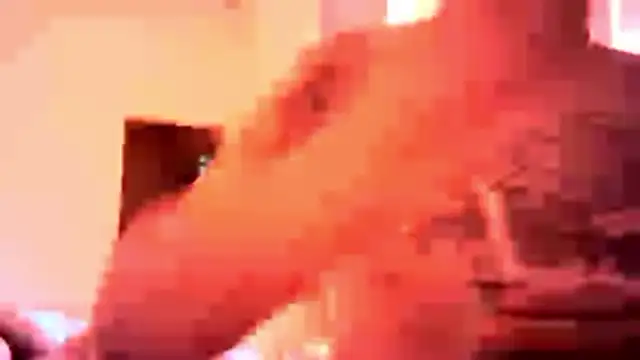 Snapshot of parejajuguetona420 chatting on December 18, 2025, 8:56 pm parejajuguetona420 online show from December 18, 2025, 8:56 pm