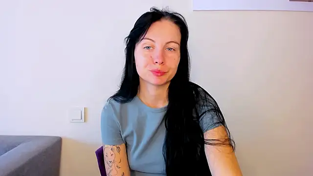 Elle Pearl  online show from October 15, 2025, 6:11 am