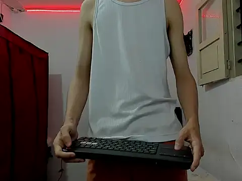 Snapshot of andrew_2811 chatting on April 4, 2026, 1:12 am andrew 2811 online show from April 4, 2026, 1:12 am