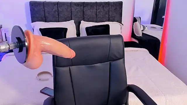 Taylormaxwell online show from March 13, 2026, 9:42 pm