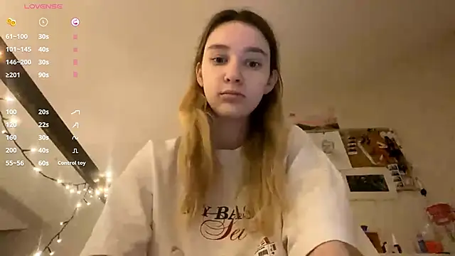 DanaCore online show from November 30, 2025, 6:09 pm