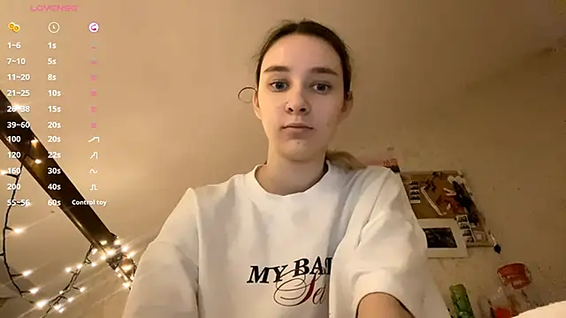 DanaCore online show from November 14, 2025, 5:49 pm