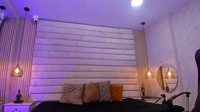 VictoriaaBlair online show from April 16, 2026, 9:39 pm