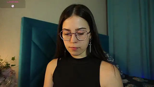 ywixos online show from October 10, 2025, 1:34 pm