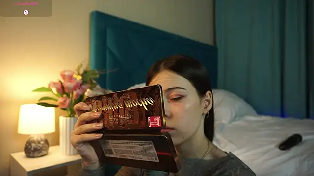 ywixos online show from November 12, 2025, 1:48 pm