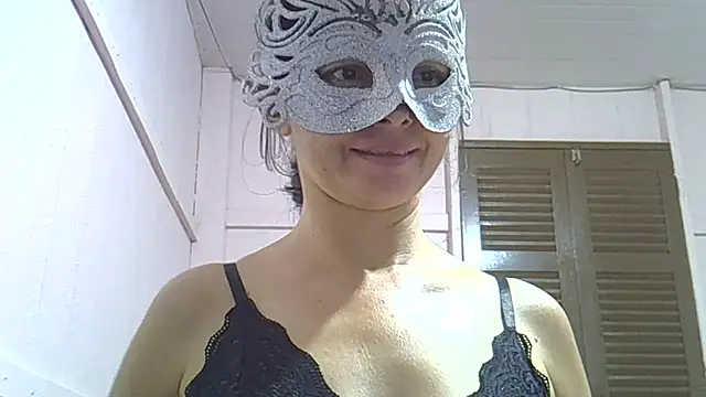 Luana sexy42 online show from April 30, 2026, 3:24 am