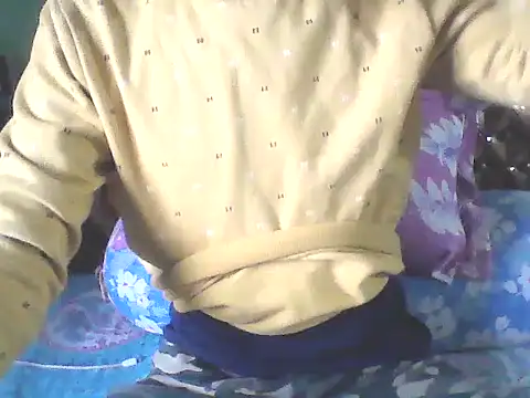 Snapshot of darkbluemoon chatting on December 23, 2025, 8:13 am darkbluemoon online show from December 23, 2025, 8:13 am