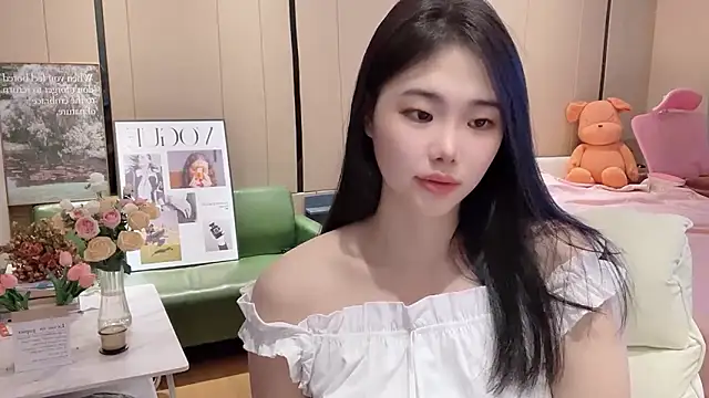 suki-1 online show from October 6, 2025, 5:52 am