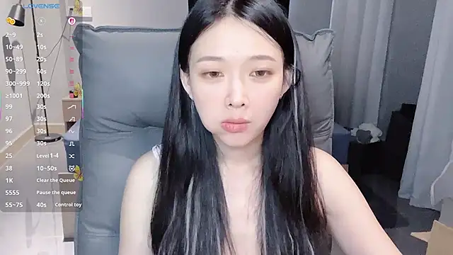 NiNi-baby520 online show from October 13, 2025, 7:32 am