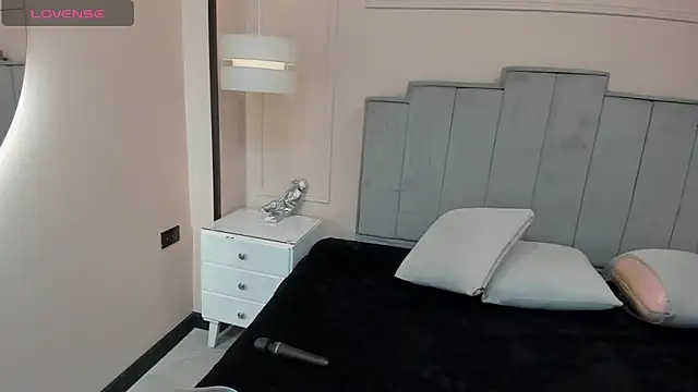 gabriela lux online show from November 2, 2025, 11:04 am