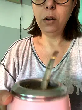 Snapshot of LupeLok chatting on October 19, 2025, 2:20 pm LupeLok online show from October 19, 2025, 2:20 pm