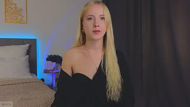 Snapshot of Adele_Armas chatting on October 3, 2025, 10:11 pm Adele Armas online show from October 3, 2025, 10:11 pm