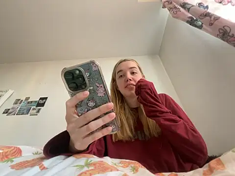 violetcutie online show from September 21, 2025, 5:29 pm