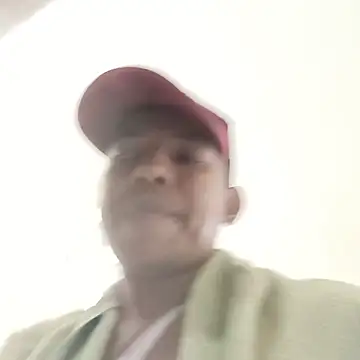 Snapshot of arnal32 chatting on November 11, 2025, 2:45 pm arnal32 online show from November 11, 2025, 2:45 pm