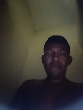 Snapshot of arnal32 chatting on September 13, 2025, 7:03 pm arnal32 online show from September 13, 2025, 7:03 pm