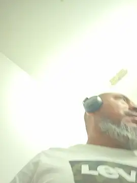 julio p online show from October 12, 2025, 3:52 am