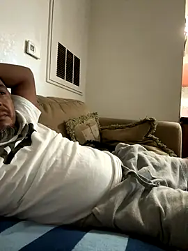 julio p online show from October 7, 2025, 2:45 am