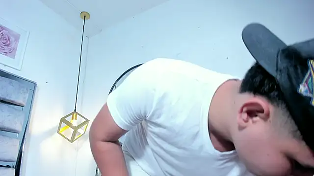 lianfox  online show from March 3, 2026, 12:23 pm