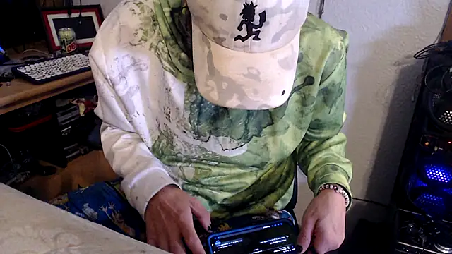 thejuicybacon online show from October 8, 2025, 5:24 pm