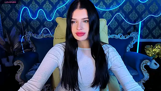 Neyla Charm online show from November 30, 2025, 7:09 am