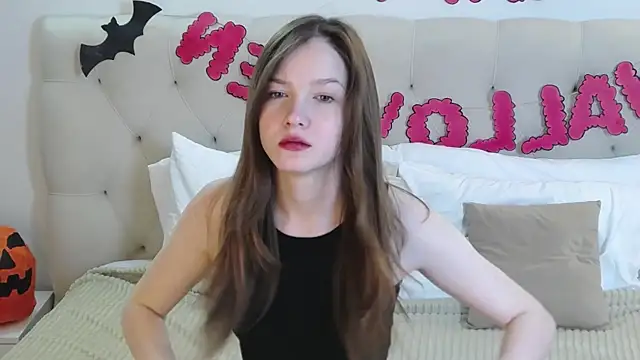 MichelleRoux online show from October 25, 2025, 12:28 pm