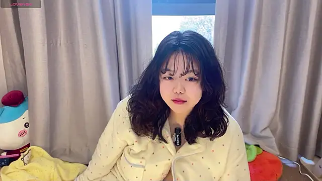 Kittenfishing online show from January 16, 2026, 4:05 am