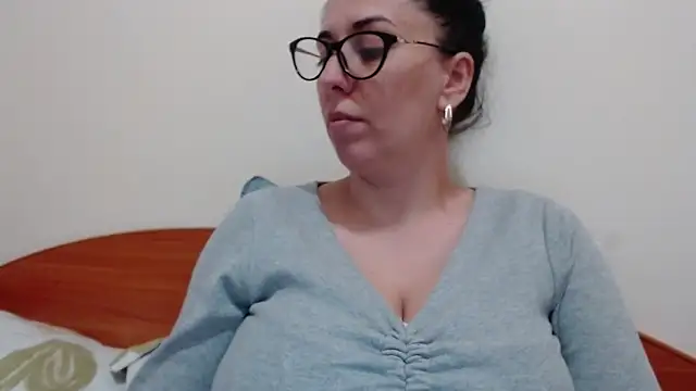 jollene online show from April 14, 2026, 1:16 pm